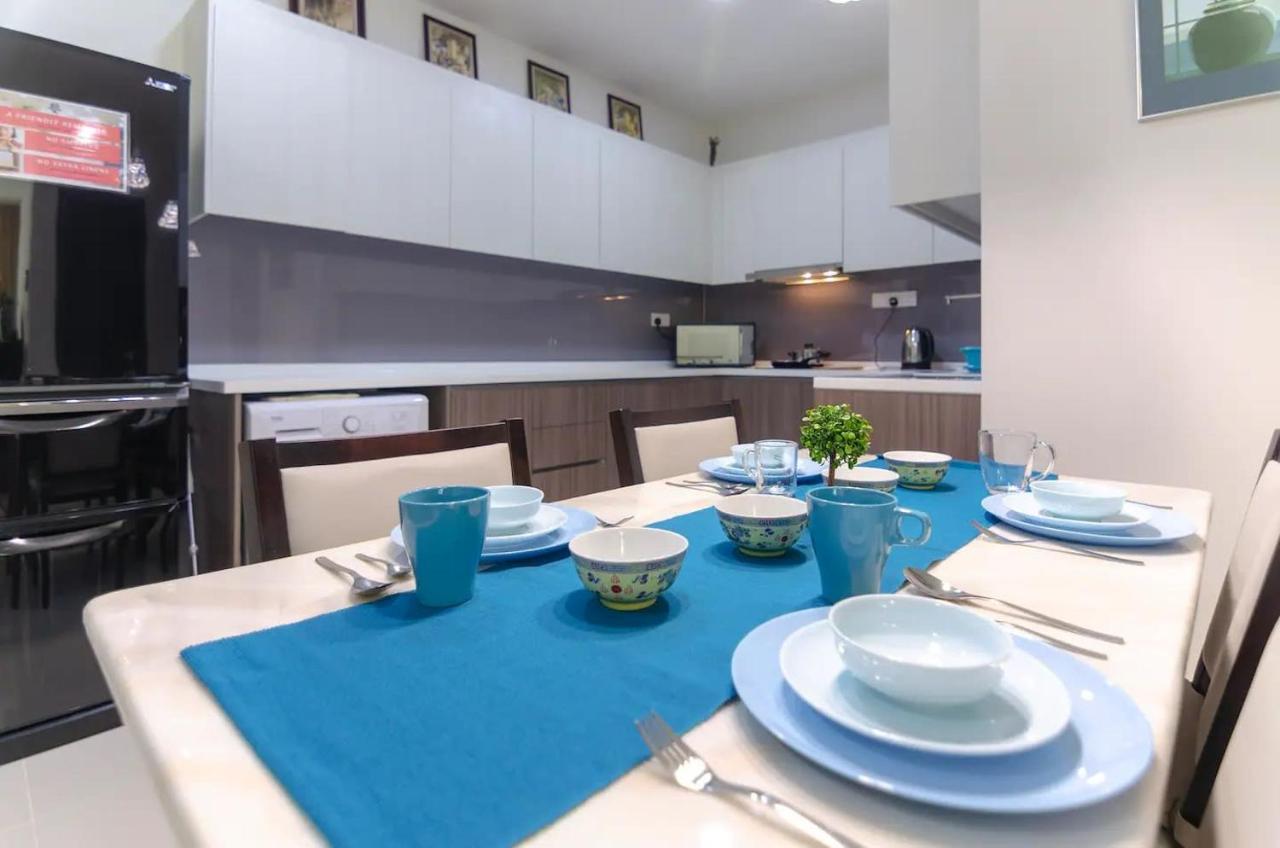 A Cozy & Comfy Suasana Suites In Τζόχορ Μπάχρου Εξωτερικό φωτογραφία