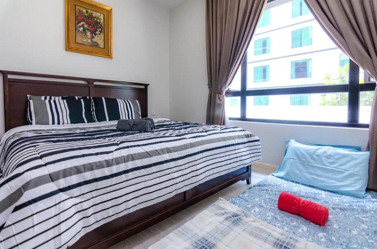 A Cozy & Comfy Suasana Suites In Τζόχορ Μπάχρου Εξωτερικό φωτογραφία